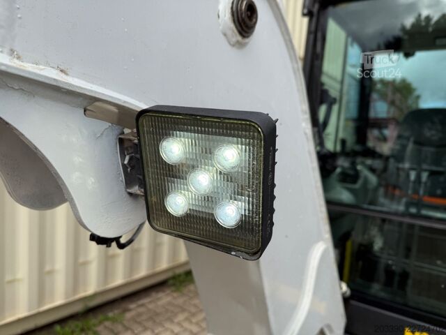 Minigraafmachine BOBCAT E26 / 2021 BJ / 2 x Löffel / 1.375 H