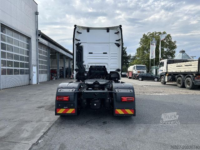 Standardni vlačilec MAN TGX 18.560 4x2 LL SA D30 PowerLion COMFORT