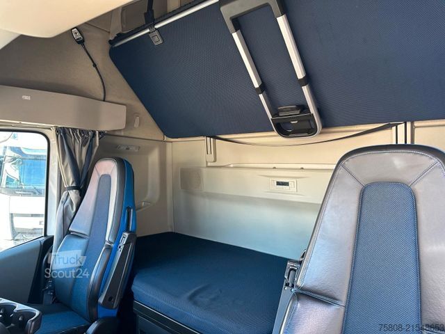 Standardowy ciągnik siodłowy VOLVO FH500 Euro6  2Tanks ACC I-ParkCool Navi