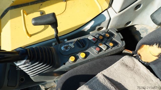 Mobile excavator KOMATSU PW 98MR-6 PW98 Mobilbagger SW08 10.000 Kg