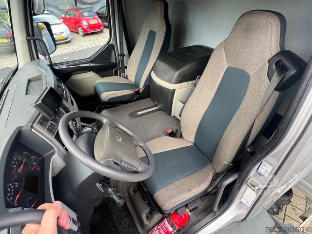 Gesloten bak Volvo FL 250 4X2 16t NL / GESLOTEN LAADBAK + LAADKLEP...