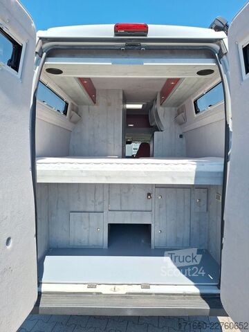 Camping-car LA STRADA Avanti EB 640 Navi/ Rückfahrkamera