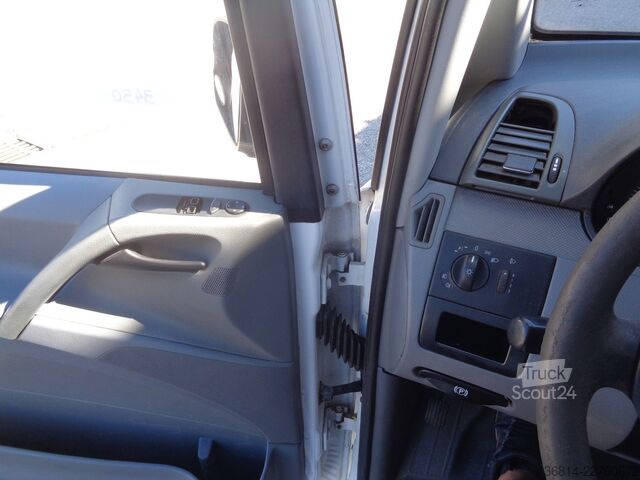 Dobozos furgon MERCEDES-BENZ Vito 111 CDI Lang 3-Sitzer AHK