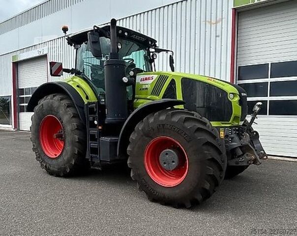 Tractor CLAAS Axion 930