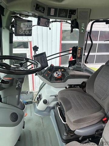 Tractor CLAAS Axion 930