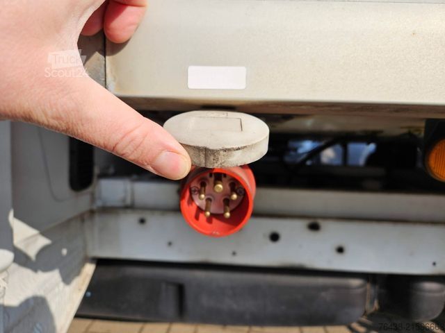 Refrigerator body van MERCEDES-BENZ Sprinter 313 CDI -32°C 230V THERMO KING 1.HAND