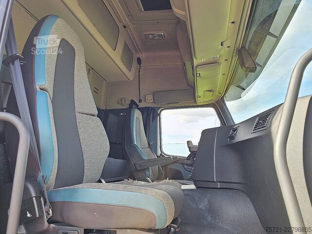 Standaard trekker VOLVO FM 450 450 Skirts Airco