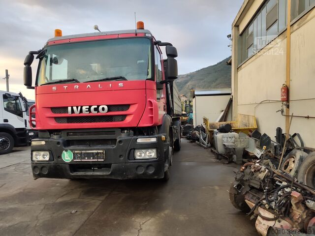 Mobilný žeriav Iveco Stralis AD260S33