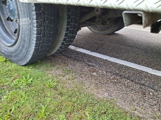 Brandweerwagen MERCEDES-BENZ 1017