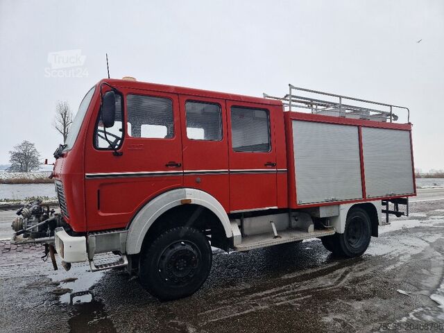 Brandweerwagen MERCEDES-BENZ 1017