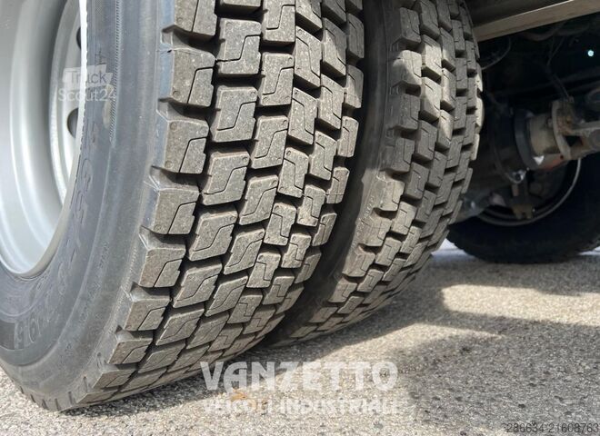 Truck with box body and tail lift Iveco Eurocargo 120e22