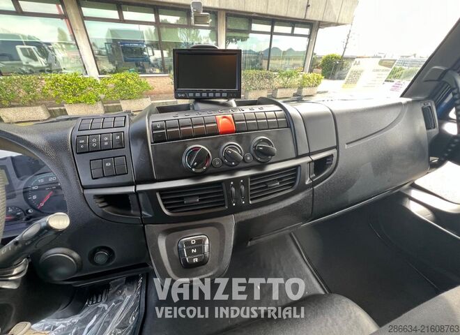 Truck with box body and tail lift Iveco Eurocargo 120e22