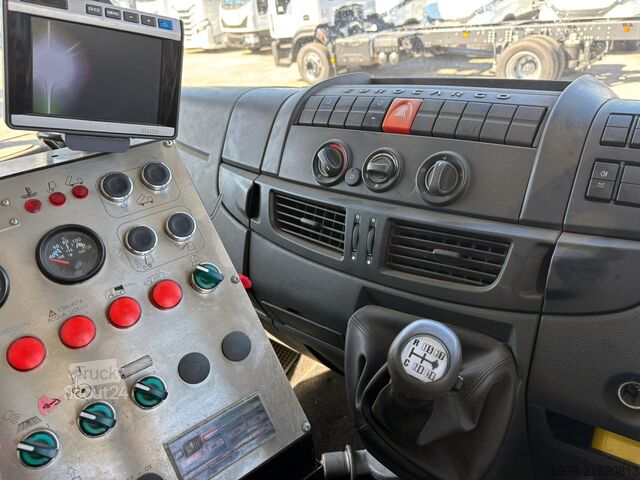 Truck with municipal body Iveco Eurocargo 100E18K