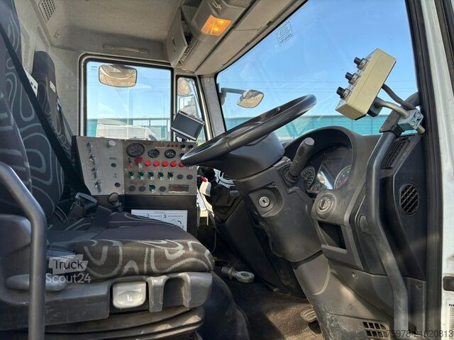 Truck with municipal body Iveco Eurocargo 100E18K