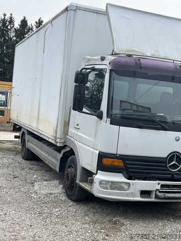 Box truck Daimler-Benz 817