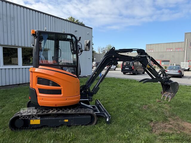Minigrävare med fullhytt och värme Tec-Point Yanmarmotor ME26.09  - 2,9 t - Euro V - CE - ROPS
