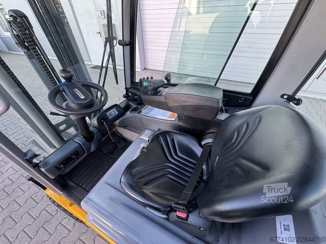  Jungheinrich EFG320 + Ladegerät 3753--EK