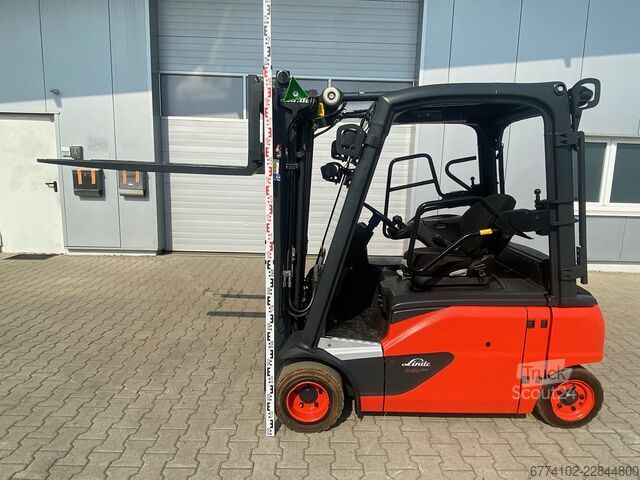 Elektrisch – 4 Räder Linde E20PL-02 + Ladegerät 3516 --EK