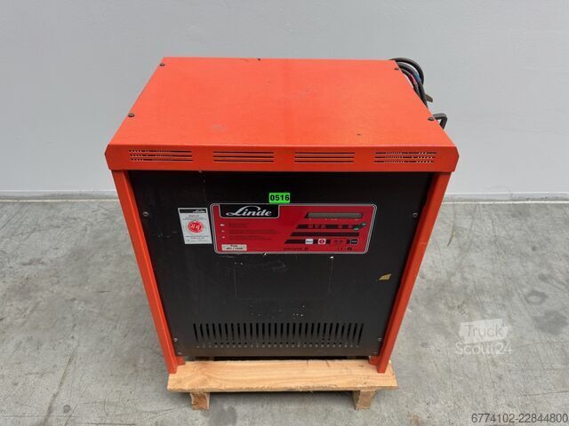 Elektrisch – 4 Räder Linde E20PL-02 + Ladegerät 3516 --EK