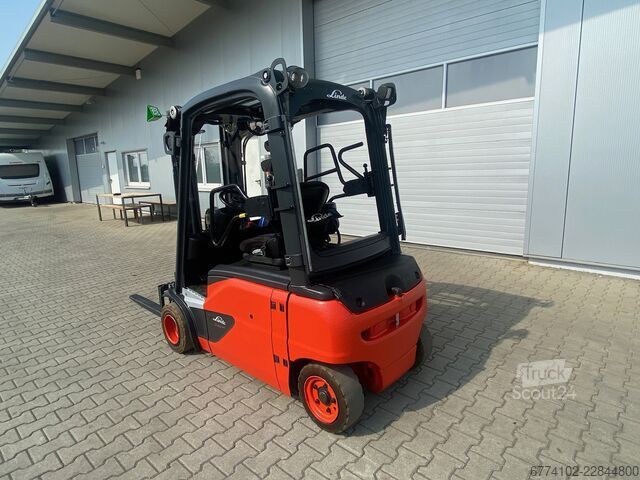 Elektrisch – 4 Räder Linde E20PL-02 + Ladegerät 3516 --EK