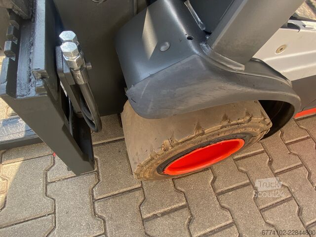 Elektrisch – 4 Räder Linde E20PL-02 + Ladegerät 3516 --EK