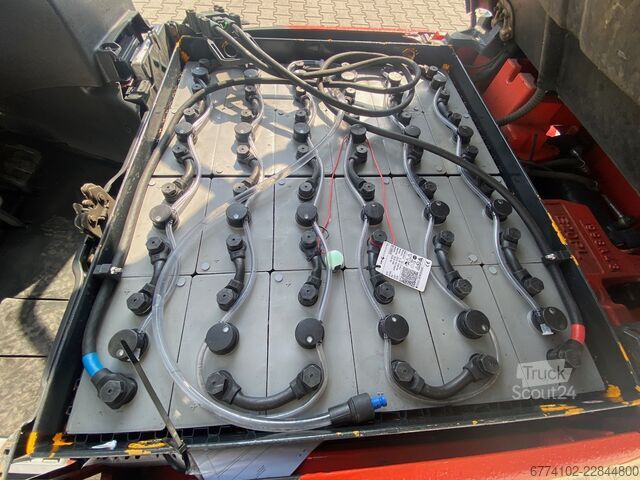 Elektrisch – 4 Räder Linde E20PL-02 + Ladegerät 3516 --EK