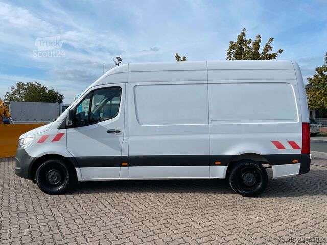 Ван с висока покривка MERCEDES-BENZ Sprinter 316 CDI L2H2/ Autom./ AC/ Navi/ AHK 3.5