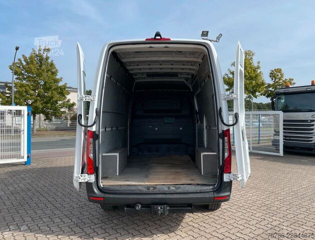 Ван с висока покривка MERCEDES-BENZ Sprinter 316 CDI L2H2/ Autom./ AC/ Navi/ AHK 3.5