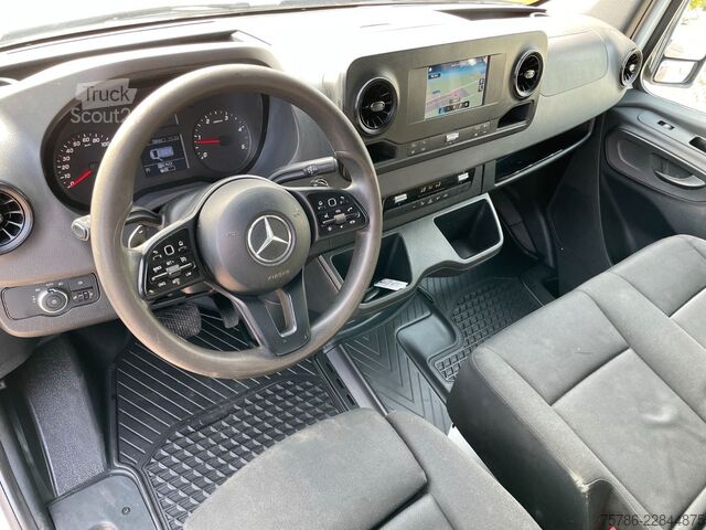 Ван с висока покривка MERCEDES-BENZ Sprinter 316 CDI L2H2/ Autom./ AC/ Navi/ AHK 3.5