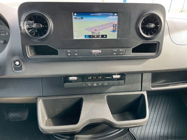 Ван с висока покривка MERCEDES-BENZ Sprinter 316 CDI L2H2/ Autom./ AC/ Navi/ AHK 3.5