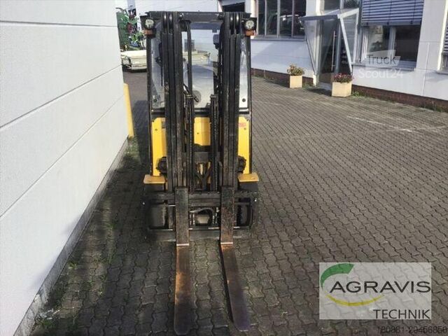 Chariot élévateur frontal Hyundai 32B-7