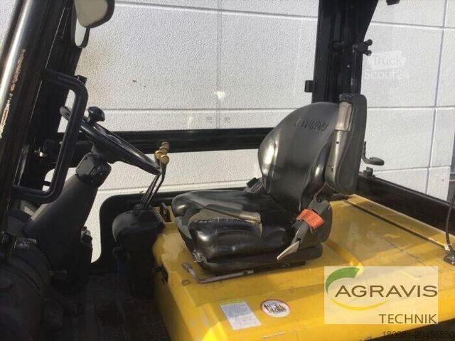 Chariot élévateur frontal Hyundai 32B-7