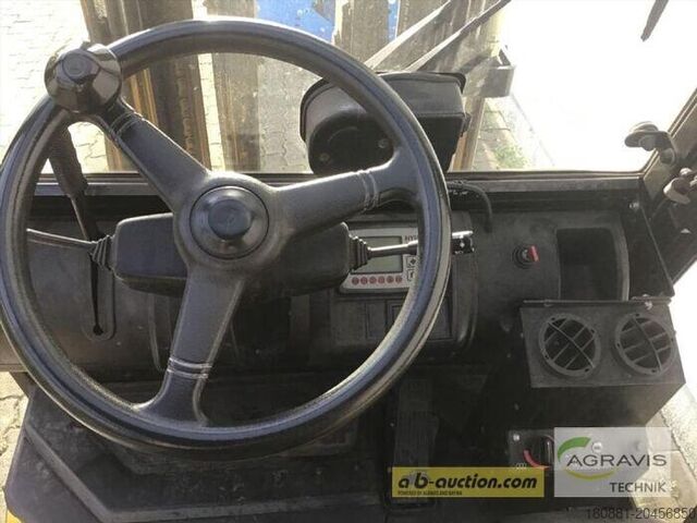 Chariot élévateur frontal Hyundai 32B-7