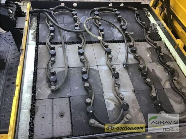 Chariot élévateur frontal Hyundai 32B-7