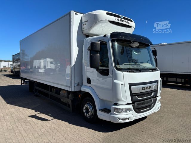 Camión frigorífico DAF LF 230 Schmitz Kühlkoffer LBW Klima T-800 Spect.