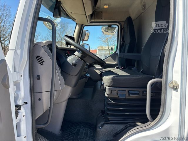 Camión frigorífico DAF LF 230 Schmitz Kühlkoffer LBW Klima T-800 Spect.