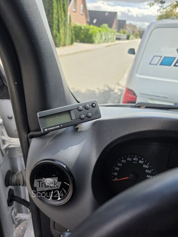 Saldētavas puspiekabe Mercedes-Benz Sprinter 319