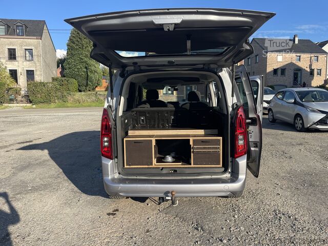 Mini-furgão Toyota Proace
