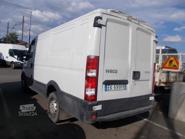 Fourgon tôlé IVECO DAILY 35S13