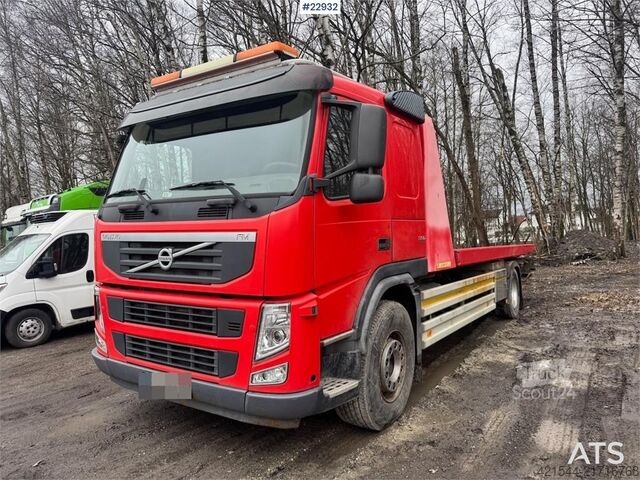 Vehicul de recuperare Volvo FM330 recovery truck.