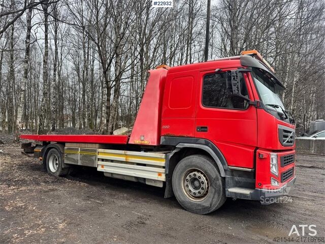 Vehicul de recuperare Volvo FM330 recovery truck.