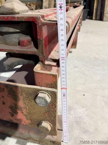 Semiremorcă cu platformă joasă sonstige Ausgleichsbock für gekröpften Tieflader