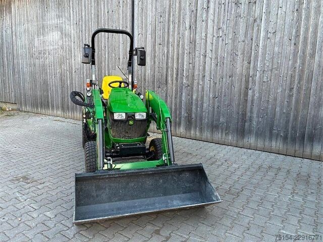трактор John Deere 2026R