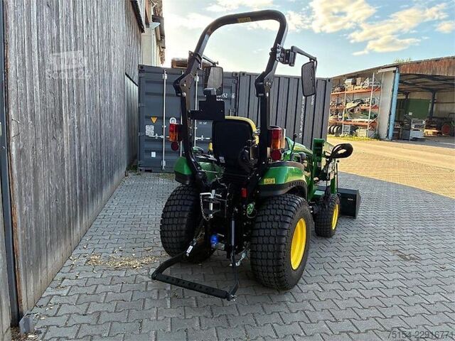 трактор John Deere 2026R