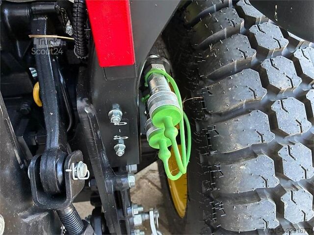 трактор John Deere 2026R