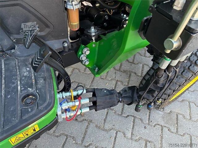 трактор John Deere 2026R