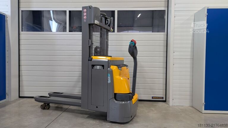 Käsikäyttöinen pinoaja Jungheinrich EJC 214z Li 250ZZ