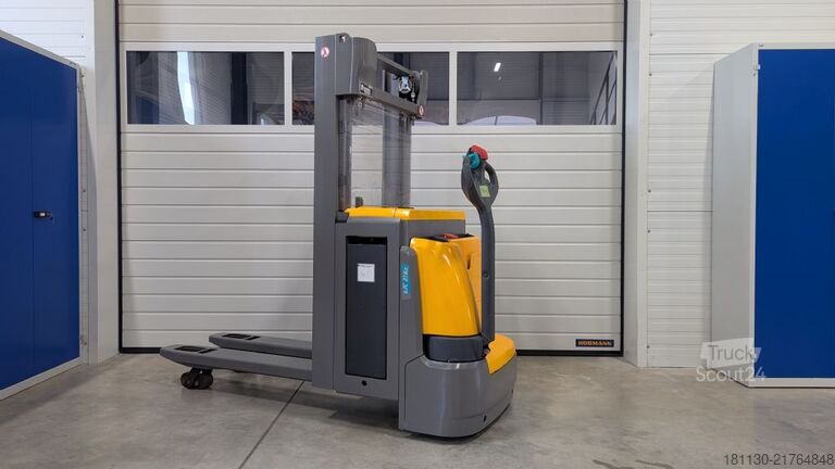 Käsikäyttöinen pinoaja Jungheinrich EJC 216z 115 240 ZT