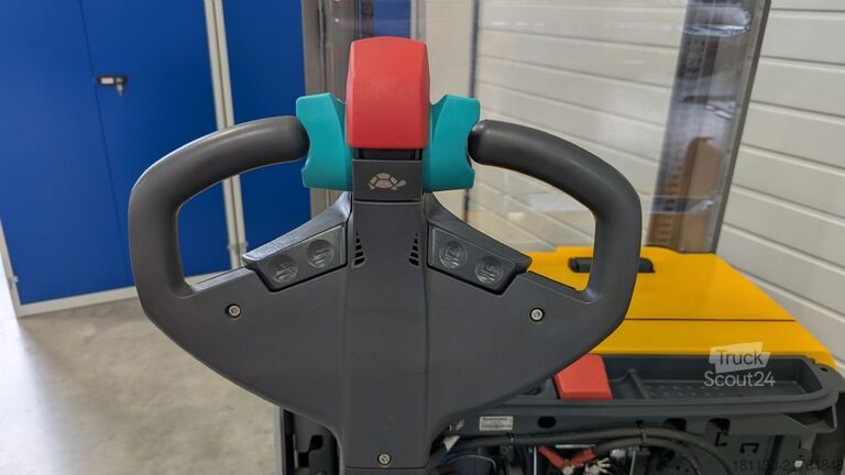 Käsikäyttöinen pinoaja Jungheinrich EJC 216z 115 240 ZT