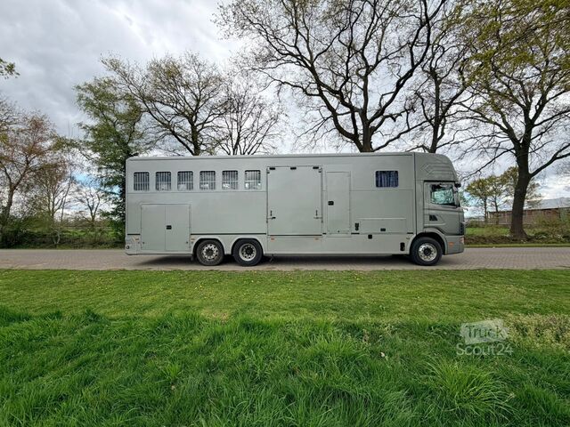 Hevosten kuljetus SCANIA B6X2 Scania Ketterer 9 paards + living